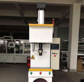 �ŷ������C���\����r����